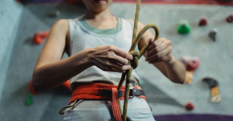 Belay Knots - Strong alpinist tying knot on rope for climbing